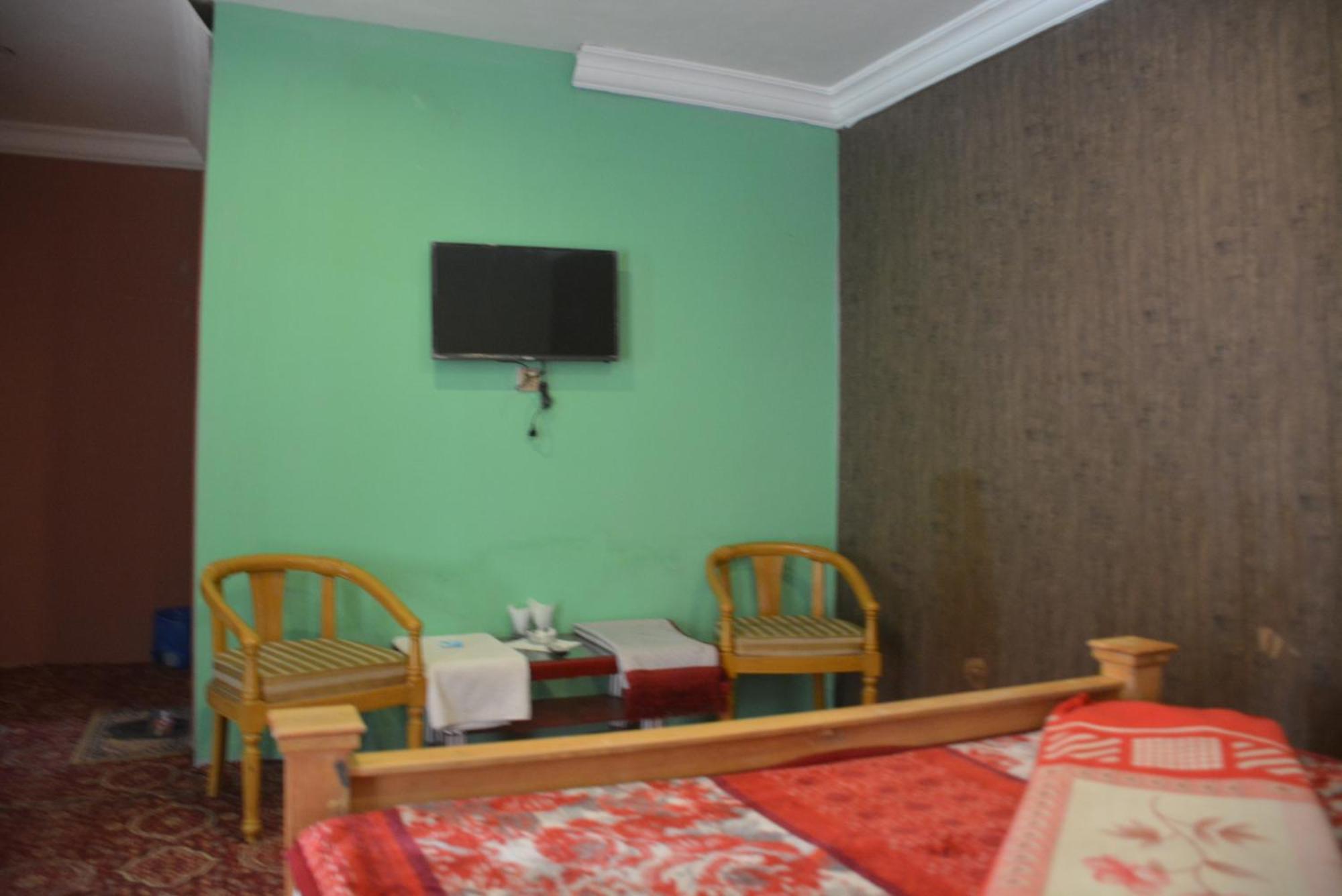 Hotel Pine Hills, Naran Eksteriør billede