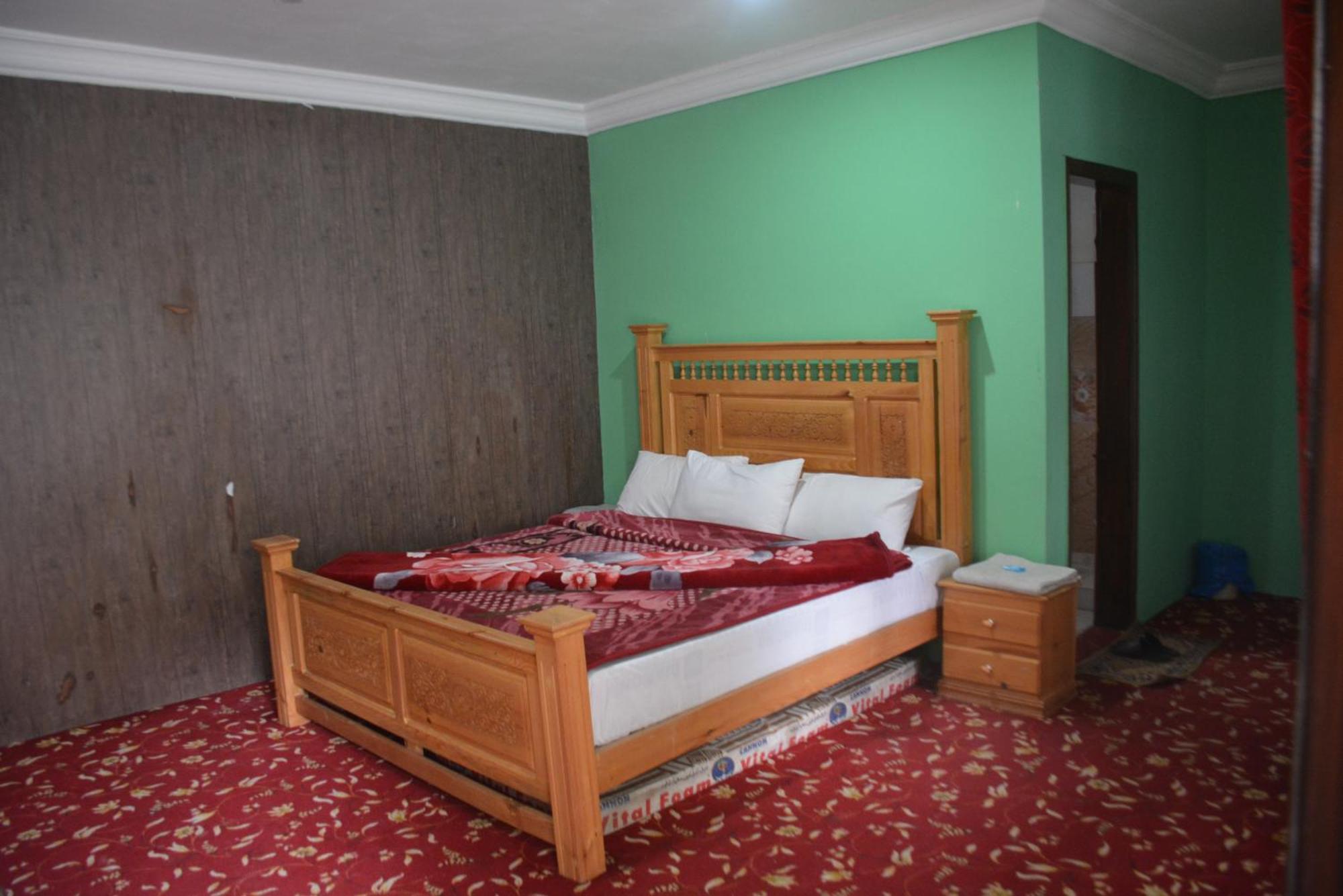 Hotel Pine Hills, Naran Eksteriør billede