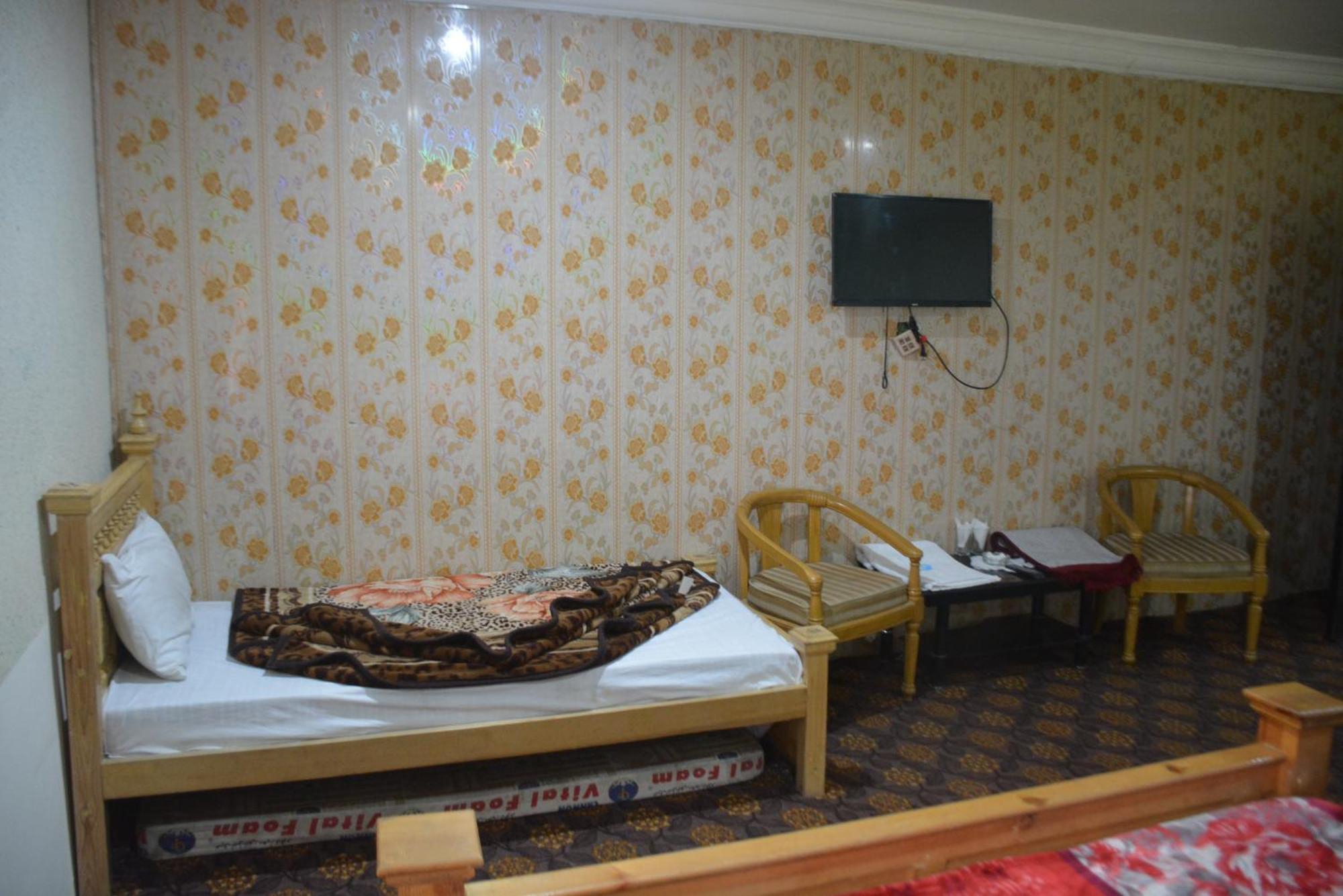 Hotel Pine Hills, Naran Eksteriør billede