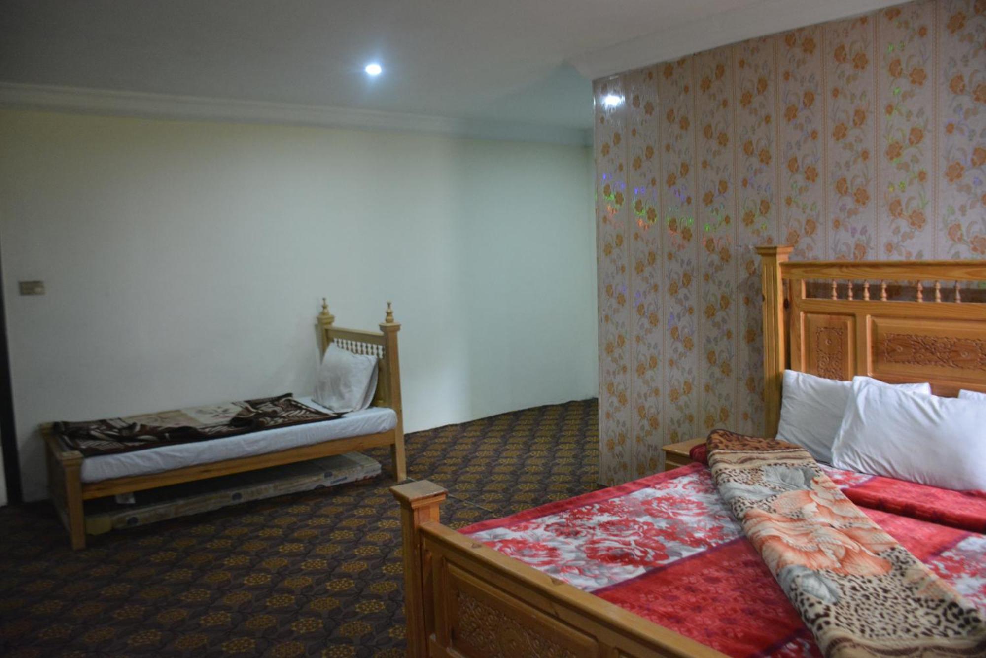 Hotel Pine Hills, Naran Eksteriør billede