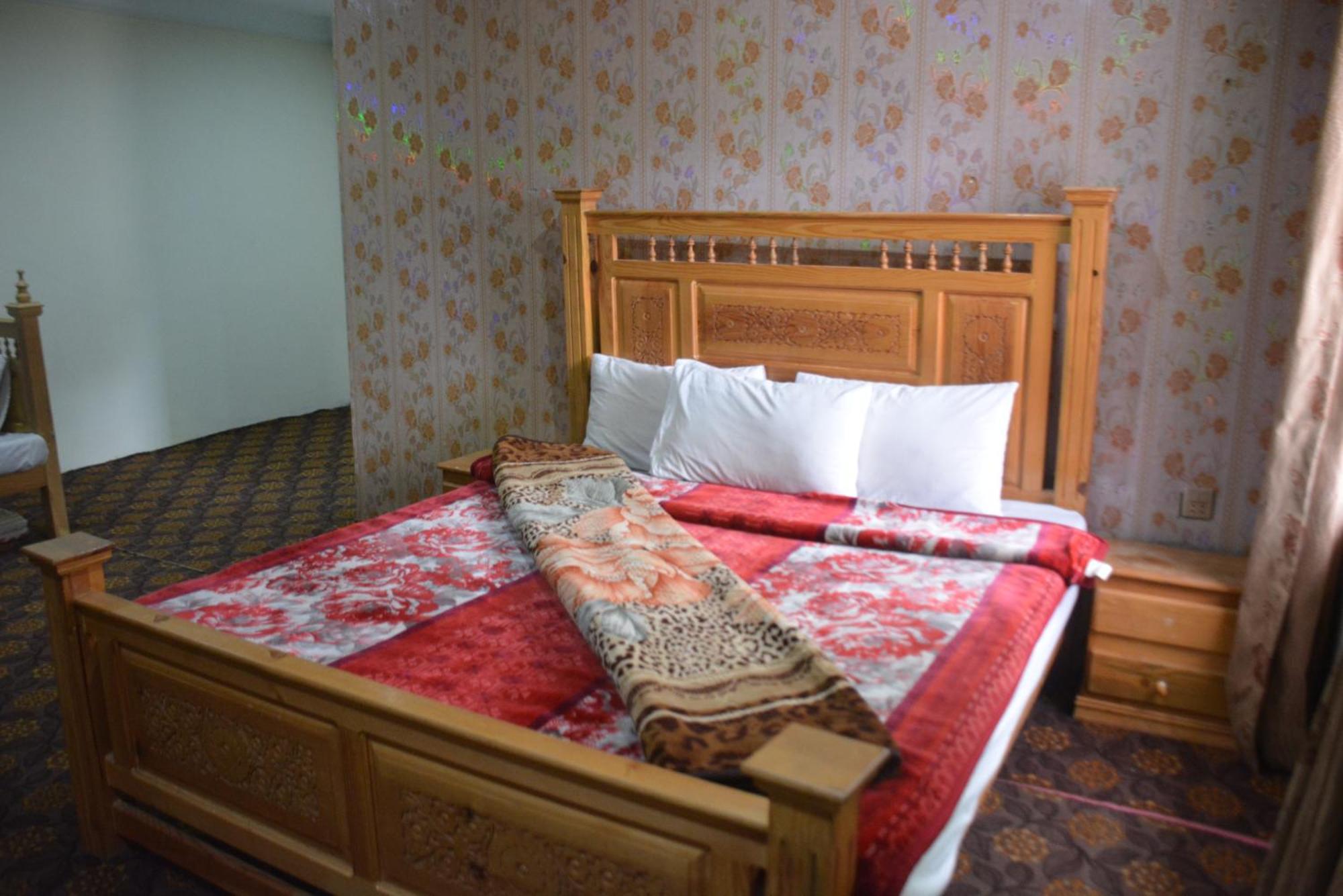 Hotel Pine Hills, Naran Eksteriør billede