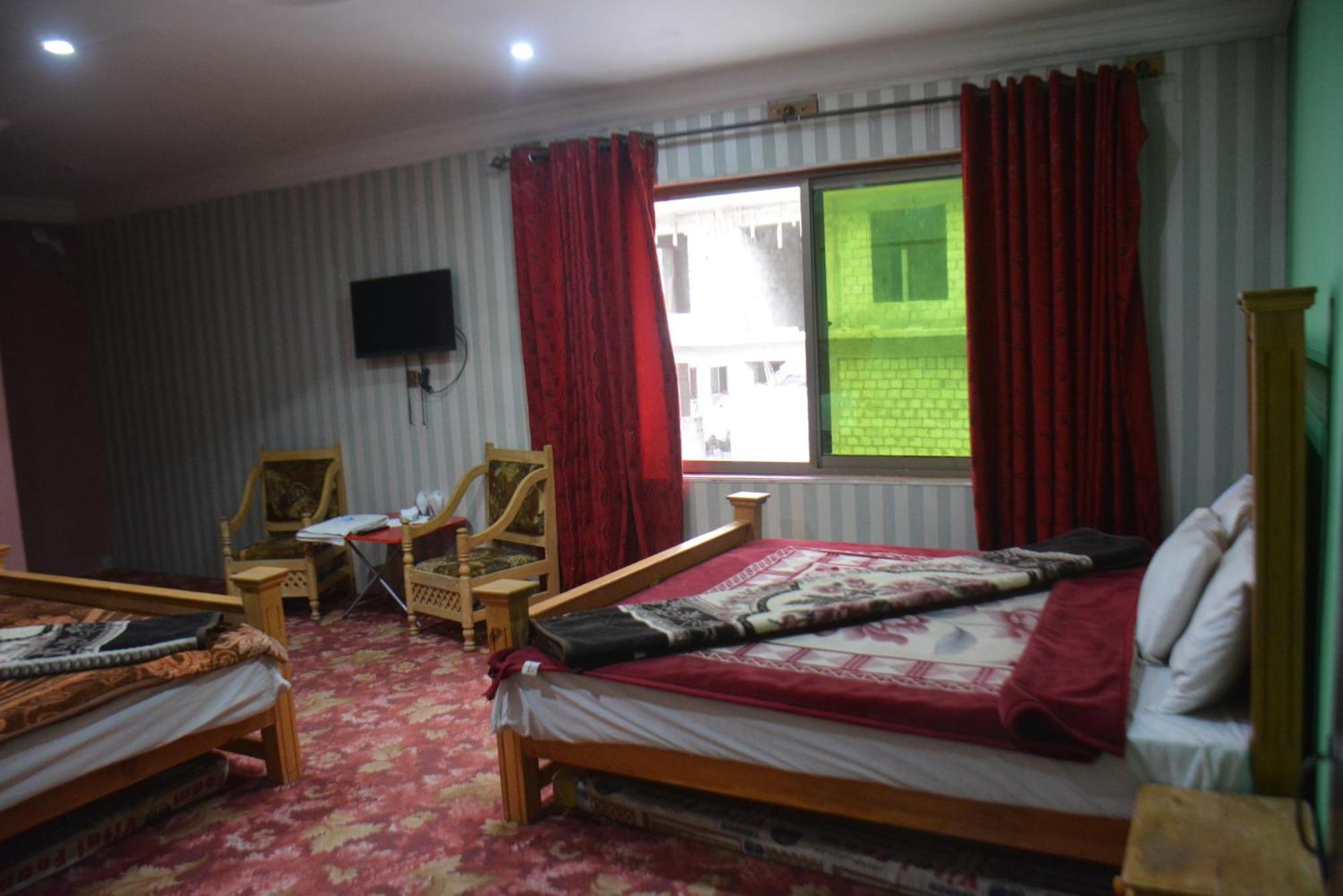 Hotel Pine Hills, Naran Eksteriør billede