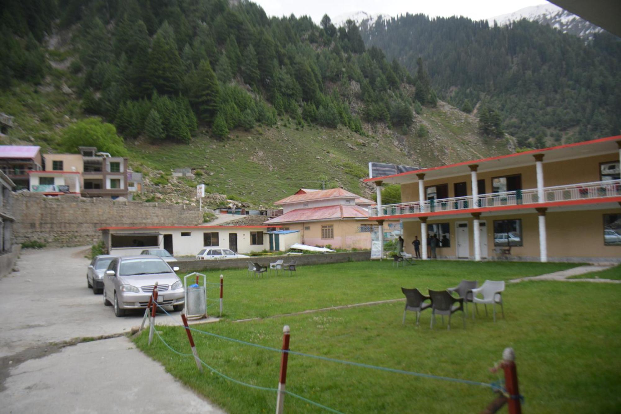 Hotel Pine Hills, Naran Eksteriør billede